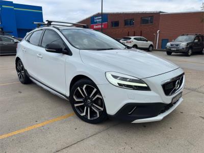 2017 VOLVO V40 T5 CROSS COUNTRY PRO (AWD) 4D WAGON M MY18 for sale in Australian Capital Territory