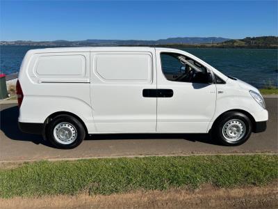 2017 HYUNDAI iLOAD 3S LIFTBACK 4D VAN TQ SERIES 2 (TQ3) MY18 for sale in Dapto