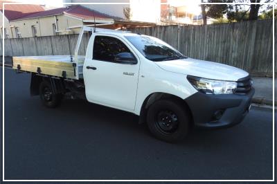 2018 TOYOTA HILUX WORKMATE C/CHAS GUN122R MY19 for sale in Inner West