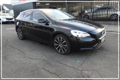 2017 VOLVO V40 D4 INSCRIPTION 5D HATCHBACK M MY17 for sale in Inner West