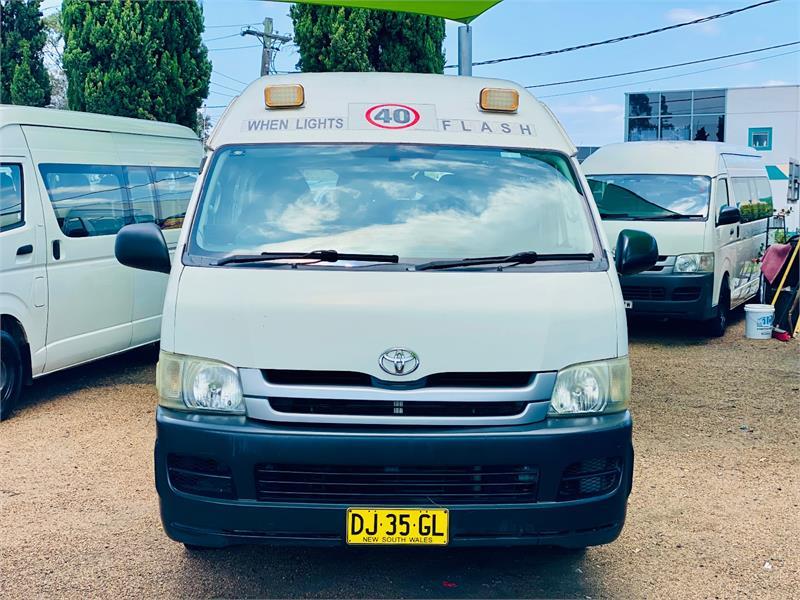 2008 Toyota Hiace Bus