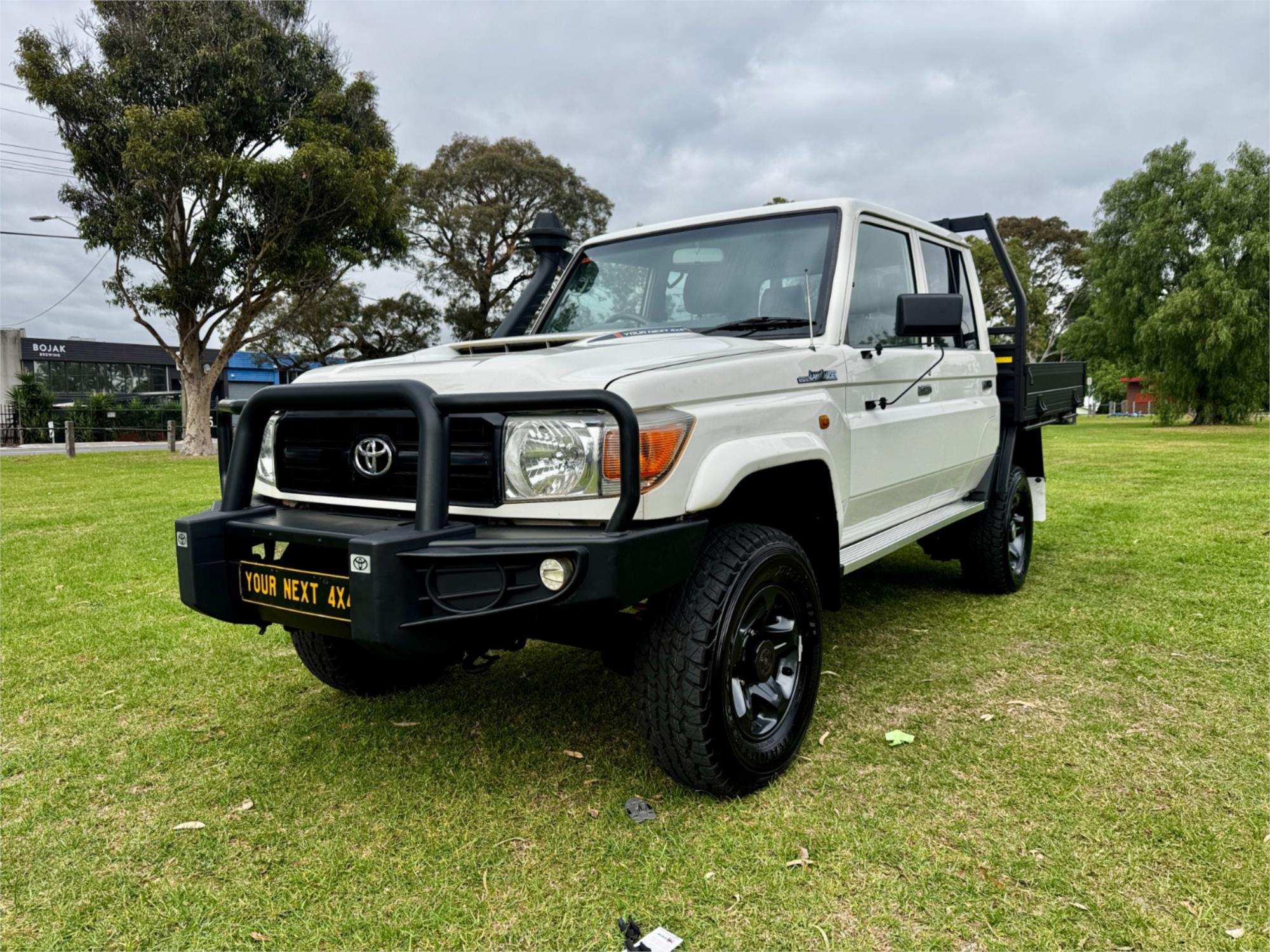 2017 TOYOTA LANDCRUISER DOUBLE C/CHAS