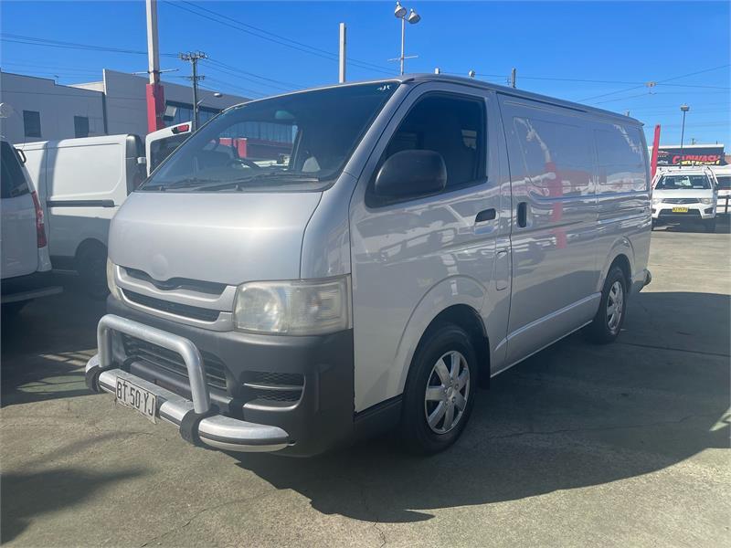 2010 TOYOTA HIACE 4D VAN