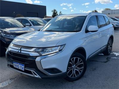 2017 MITSUBISHI OUTLANDER ES 7 SEAT (2WD) 4D WAGON ZL MY18.5 for sale in North West