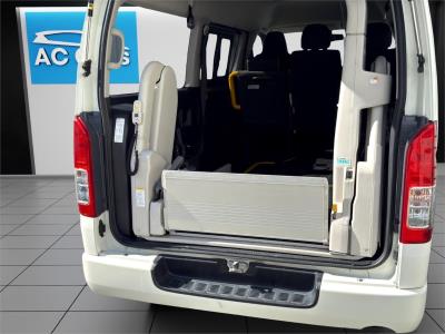 2015 TOYOTA HIACE WELCAB 2L PETROL VAN PEOPLE MOVER AUTO STEP BOARD LINE ASSIST HIGH ROOF TRH200 for sale in Brisbane West