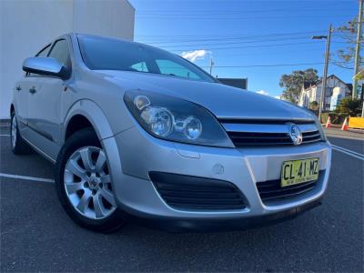 2005 HOLDEN ASTRA CD 5D HATCHBACK AH MY06 for sale in Chester Hill