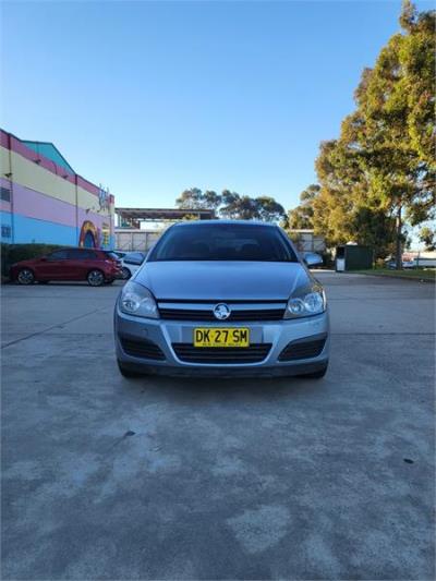 2005 HOLDEN ASTRA CLASSIC 5D HATCHBACK TS for sale in Leumeah