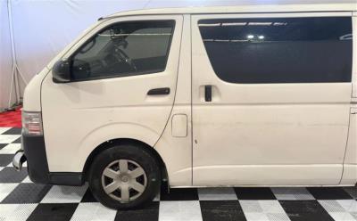 2015 Toyota Hiace IN AUCTION AT LLOYDS Van KDH201R LWB KDH201R for sale in Carrara