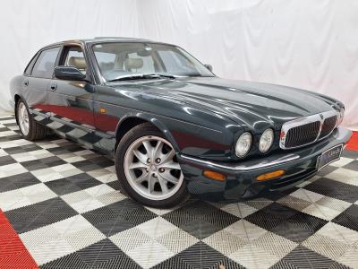 1998 Jaguar XJ8 IN AUCTION AT LLOYDS Sedan for sale in Carrara