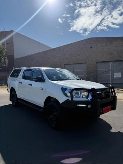 2020 TOYOTA HILUX SR (4x4) DOUBLE C/CHAS GUN126R FACELIFT for sale in Bolivar
